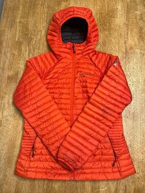 Eddie Bauer First Accent StormDown 800 Women's Petite Hooded Puffer Jacket